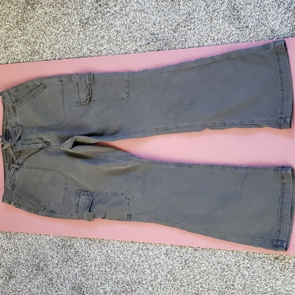 American Eagle Classic Boot Cut Cargo Pant
